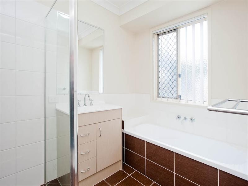 5 Gordon Drive, Bellbird Park QLD 4300