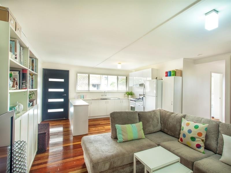 4/3 Honeysuckle Street, Mansfield QLD 4122