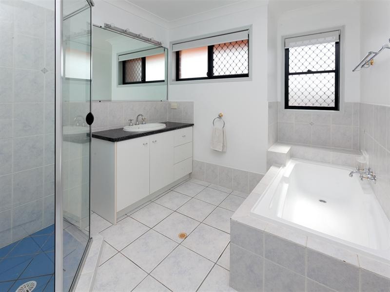 65 Azalea Crescent, Calamvale QLD 4116