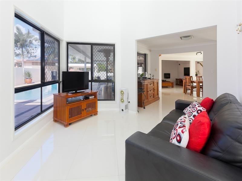 65 Azalea Crescent, Calamvale QLD 4116