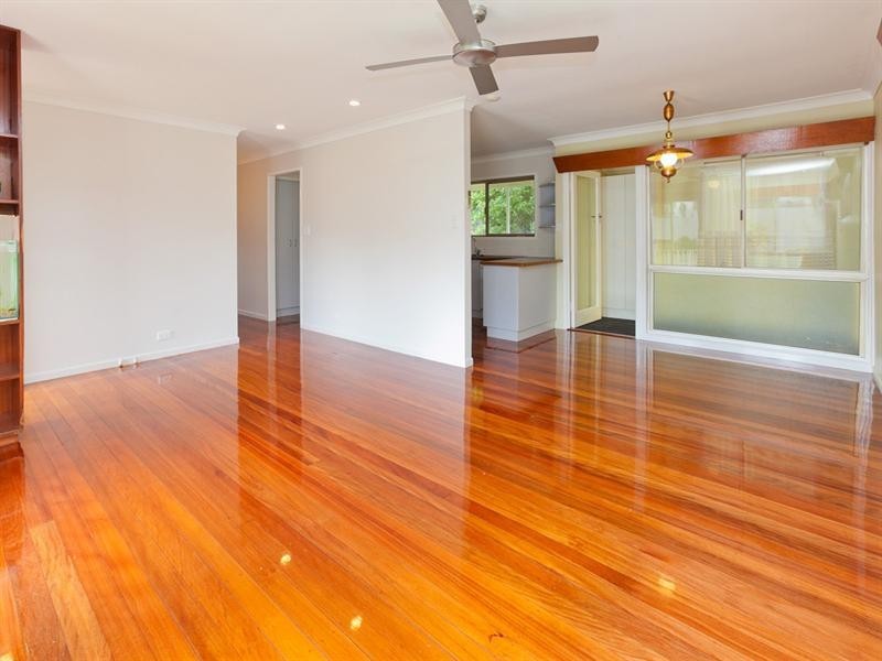 21 Nealdon Street, Holland Park QLD 4121