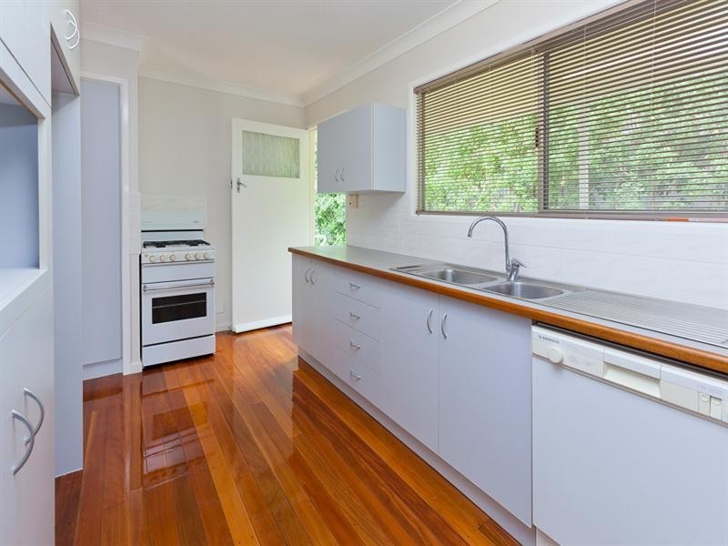 21 Nealdon Street, Holland Park QLD 4121