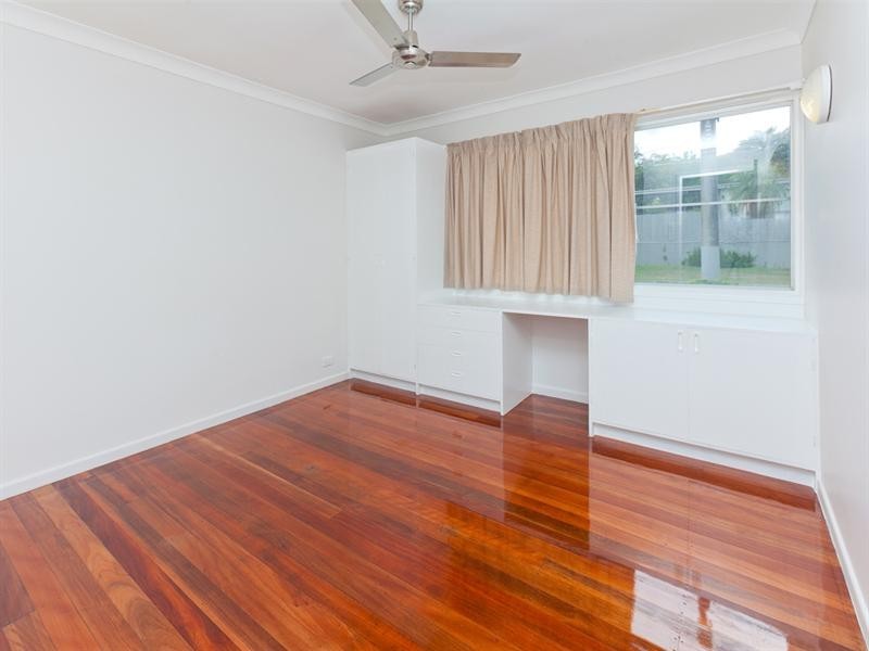 21 Nealdon Street, Holland Park QLD 4121