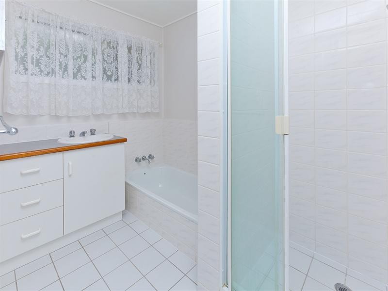 21 Nealdon Street, Holland Park QLD 4121