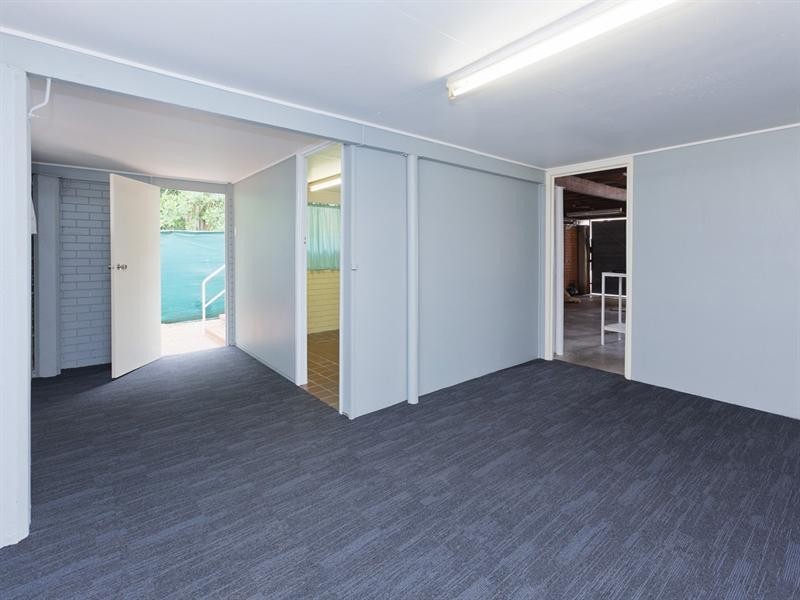 21 Nealdon Street, Holland Park QLD 4121