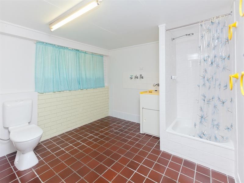 21 Nealdon Street, Holland Park QLD 4121