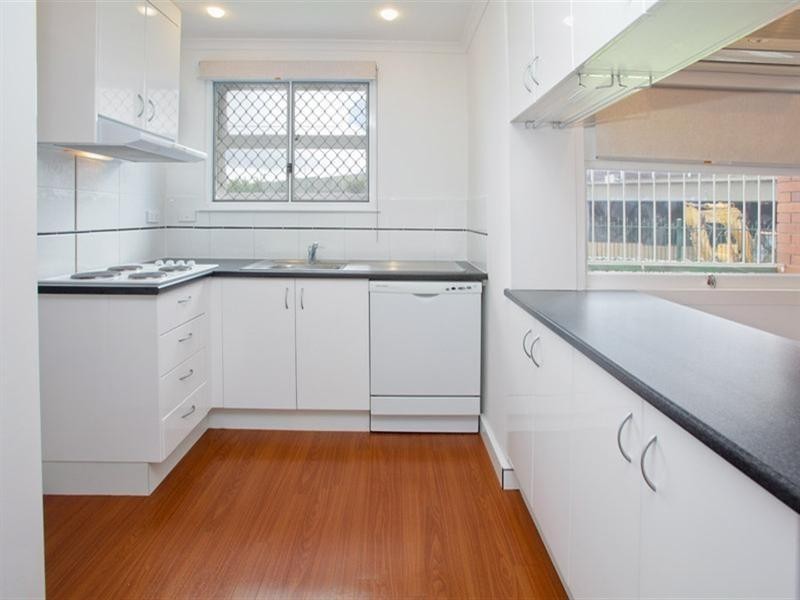 2/2 Carl Street, Woolloongabba QLD 4102