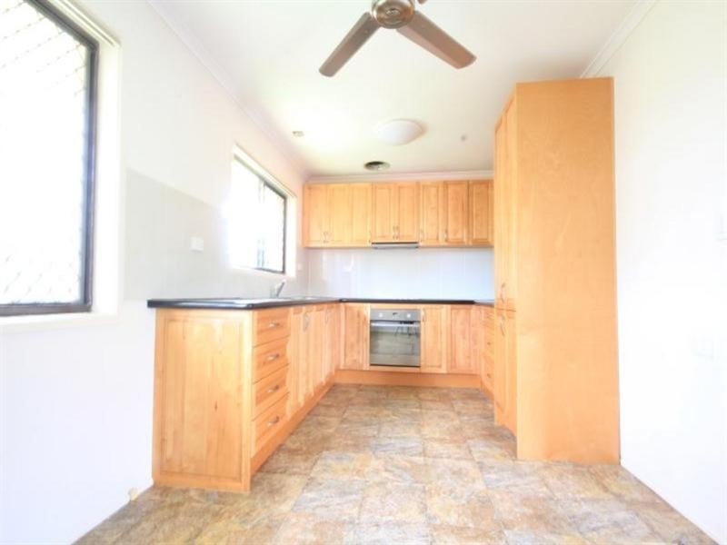 7 Warrington Street, Robertson QLD 4109