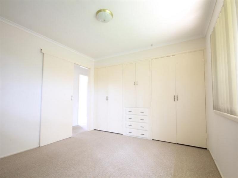 7 Warrington Street, Robertson QLD 4109