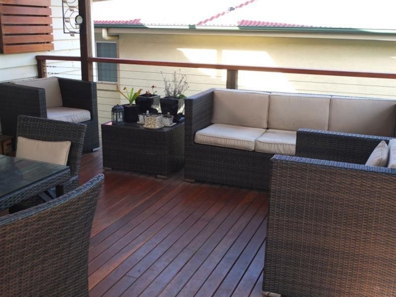 16 Gower Street, Holland Park QLD 4121