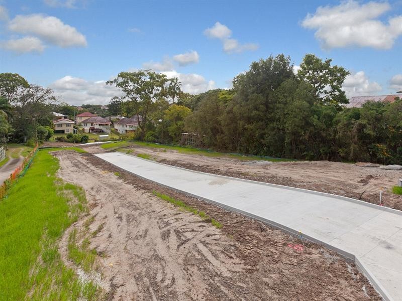 Lot 1/33-35 Palm Avenue, Holland Park West QLD 4121