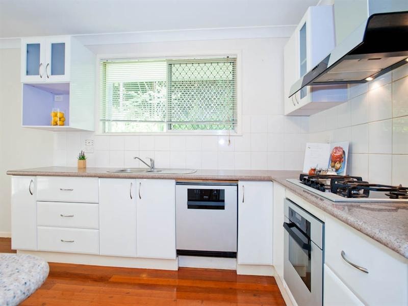 1 Dodwell Street, Holland Park West QLD 4121