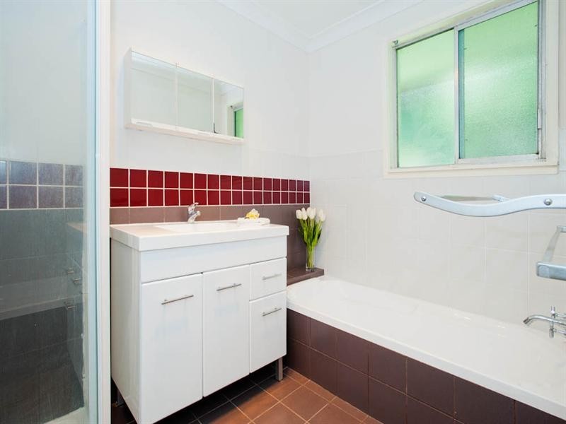 1 Dodwell Street, Holland Park West QLD 4121