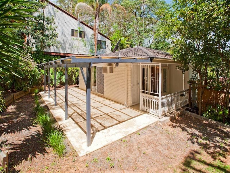 1 Dodwell Street, Holland Park West QLD 4121