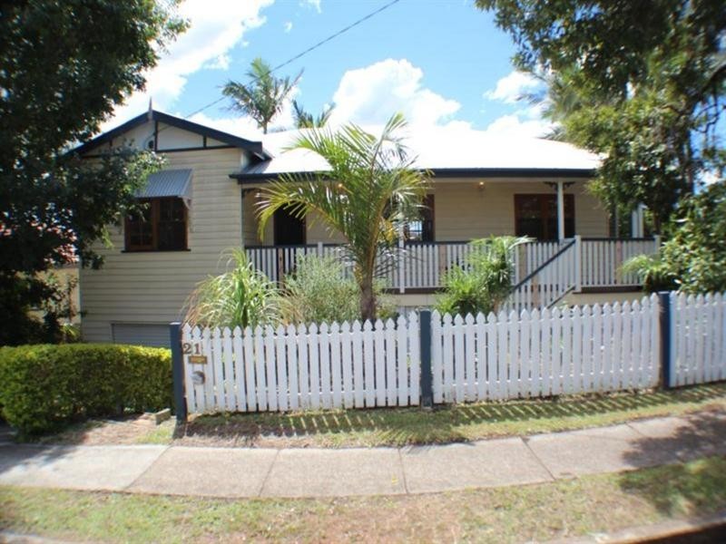 21 Galsworthy Street, Holland Park West QLD 4121