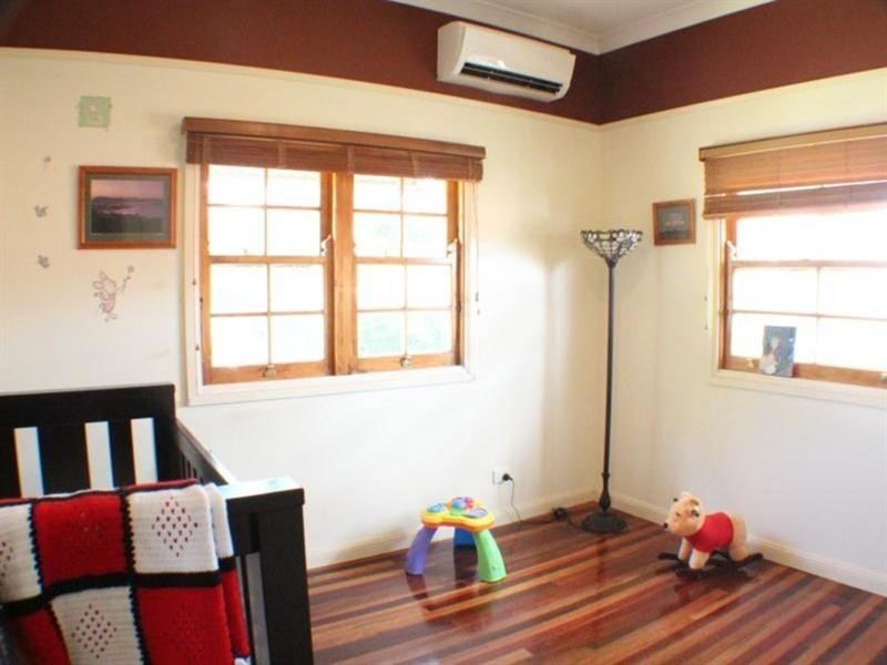 21 Galsworthy Street, Holland Park West QLD 4121