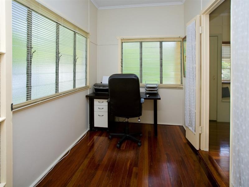 43 Boronia Avenue, Holland Park West QLD 4121