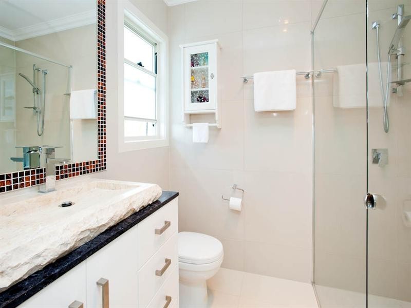 1 Miriam St (Cnr Pickthorne St), Holland Park West QLD 4121