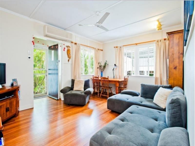 29 Seville Road, Holland Park QLD 4121