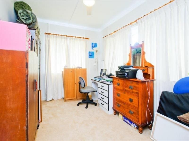 29 Seville Road, Holland Park QLD 4121