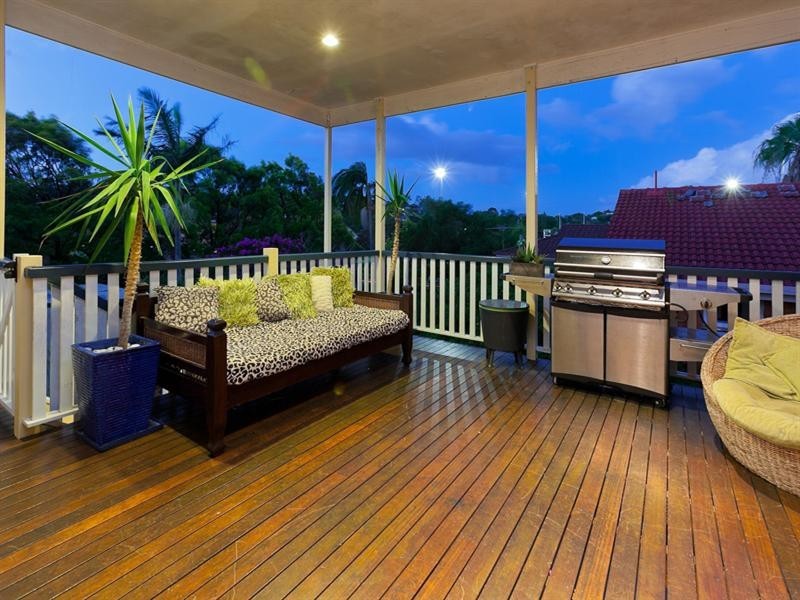 50 Burlington Street, Holland Park QLD 4121