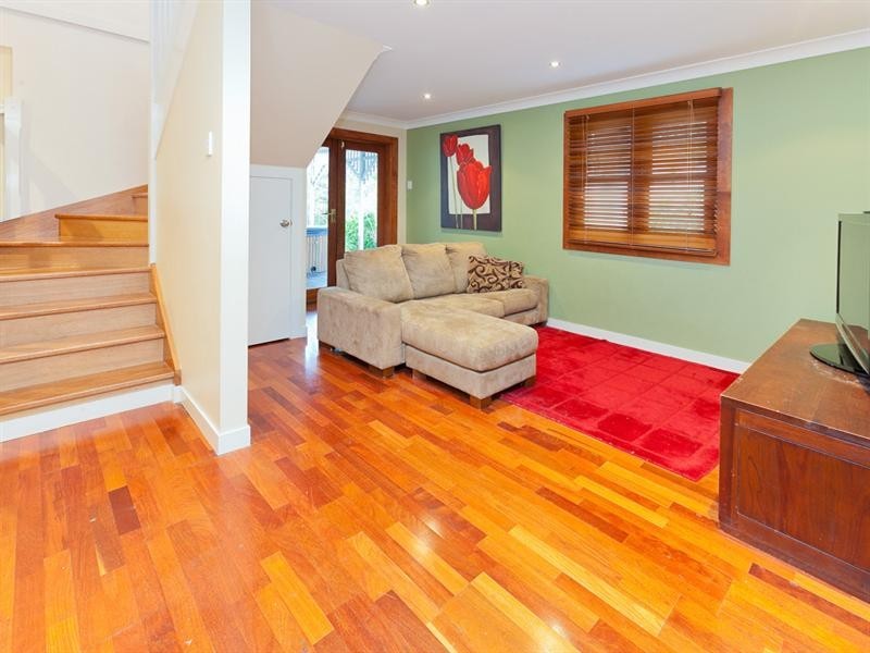 50 Burlington Street, Holland Park QLD 4121