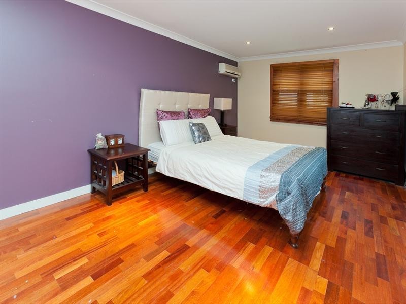 50 Burlington Street, Holland Park QLD 4121