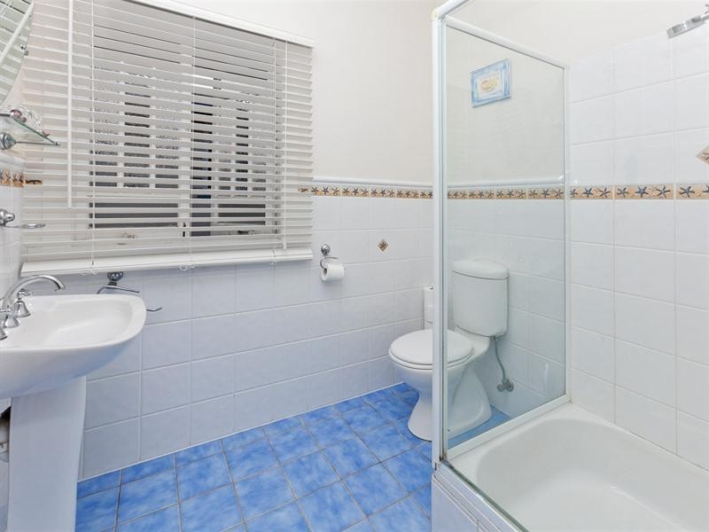 50 Burlington Street, Holland Park QLD 4121