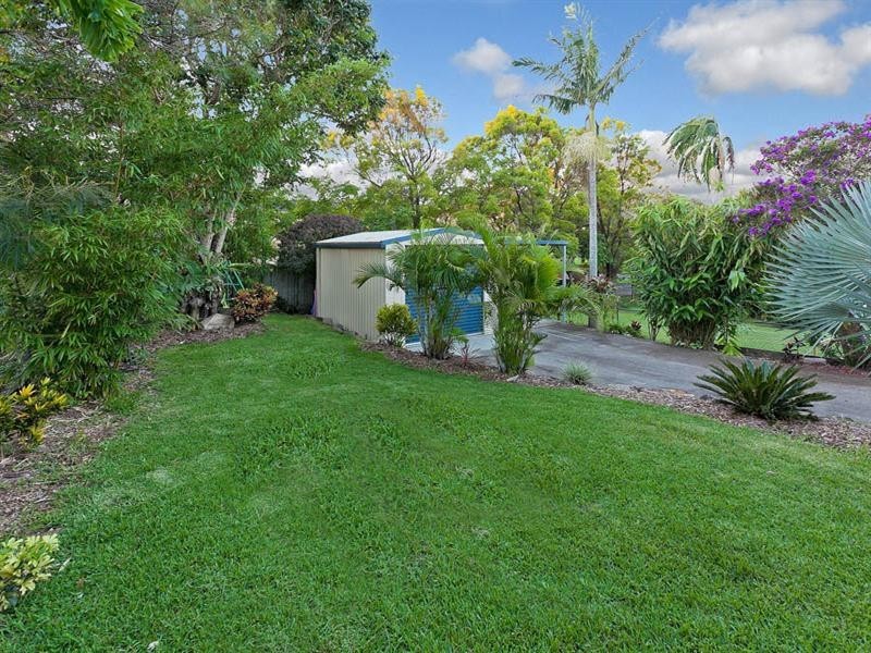 50 Burlington Street, Holland Park QLD 4121