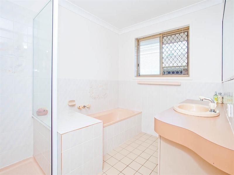 27 Goorari Street, Eight Mile Plains QLD 4113