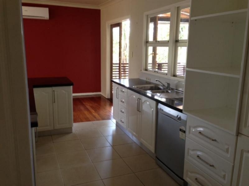 150 Bapaume Road, Holland Park QLD 4121