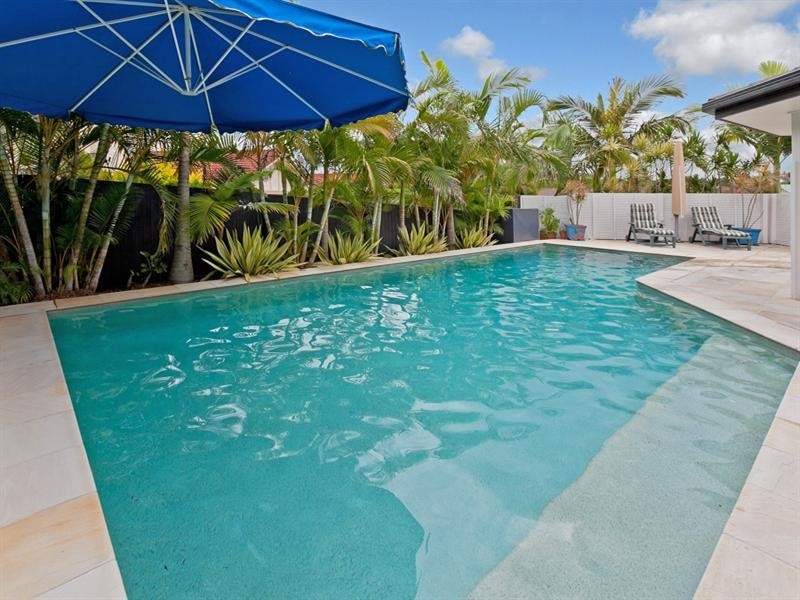 10 Engelmann Close, Carindale QLD 4152