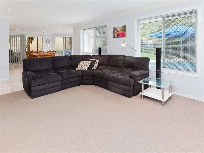 10 Engelmann Close, Carindale QLD 4152