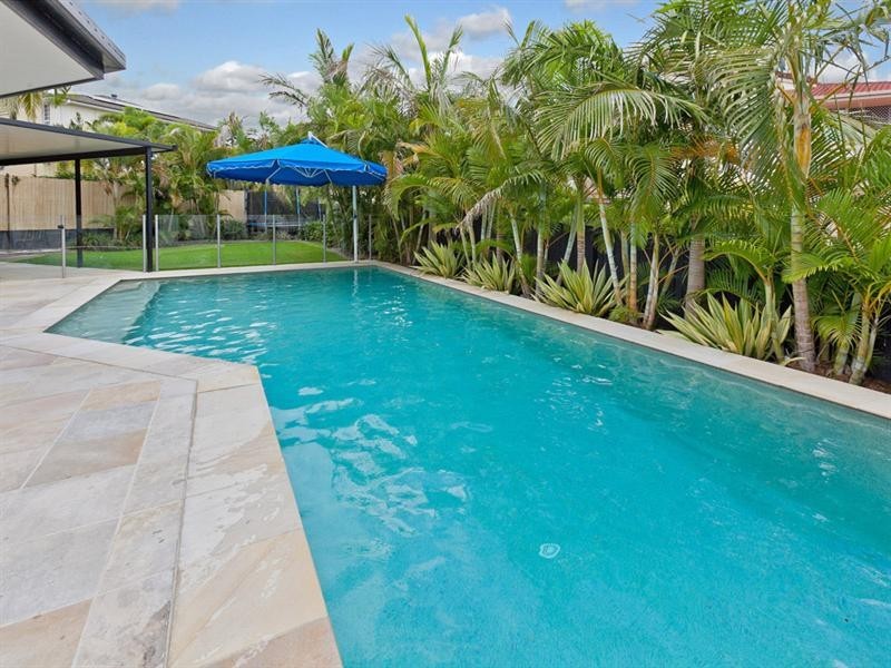 10 Engelmann Close, Carindale QLD 4152