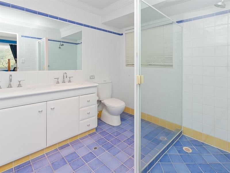 10 Engelmann Close, Carindale QLD 4152