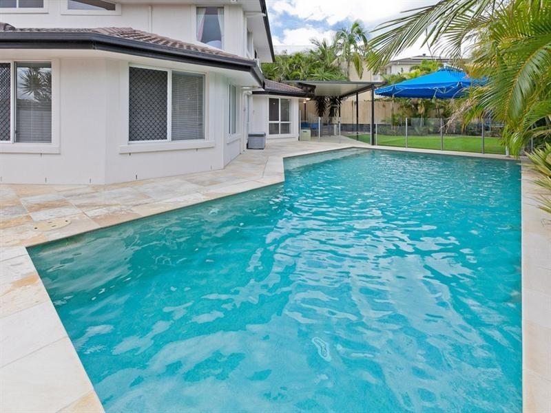 10 Engelmann Close, Carindale QLD 4152