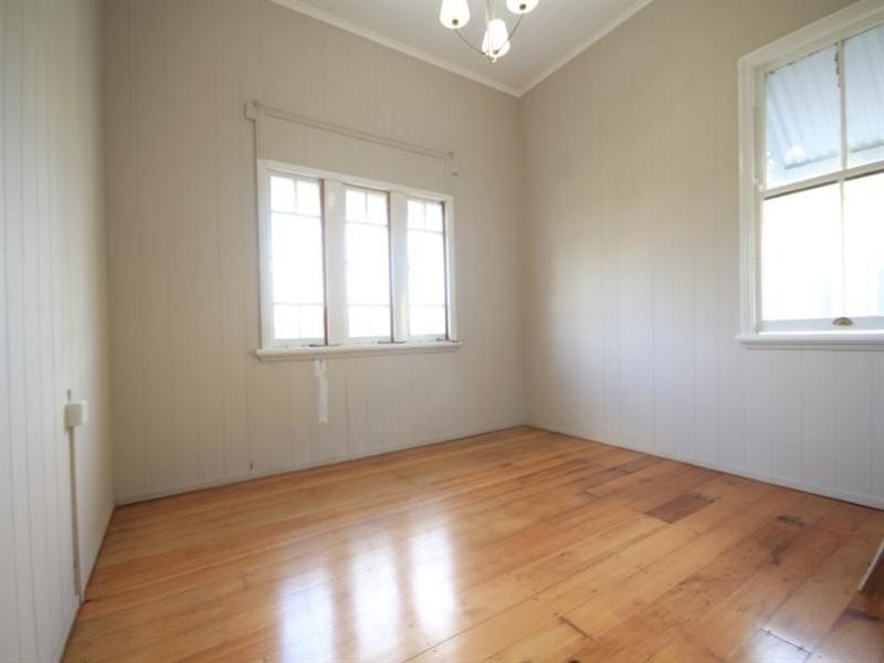 2/1105 Logan Road, Holland Park QLD 4121