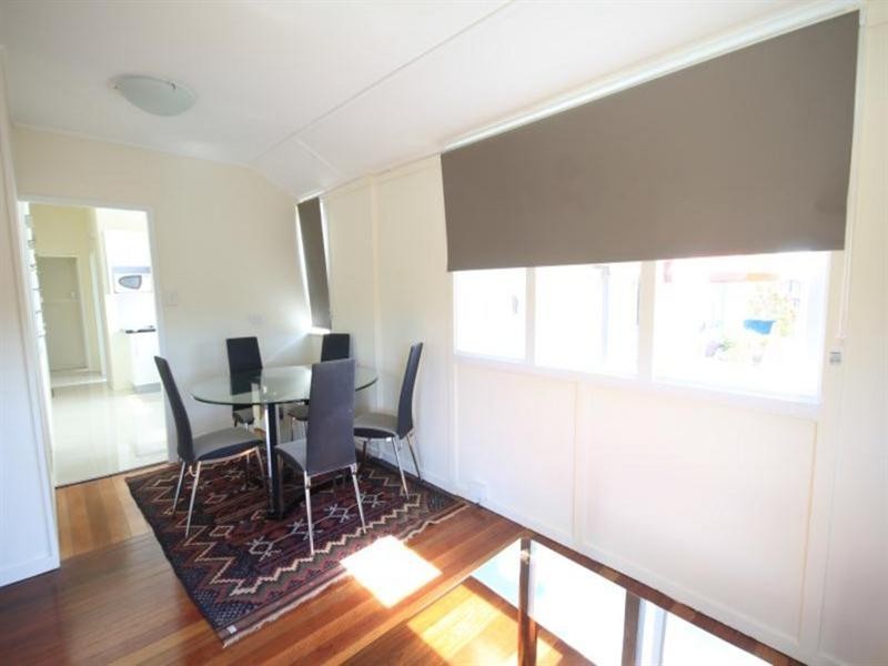 2/1105 Logan Road, Holland Park QLD 4121