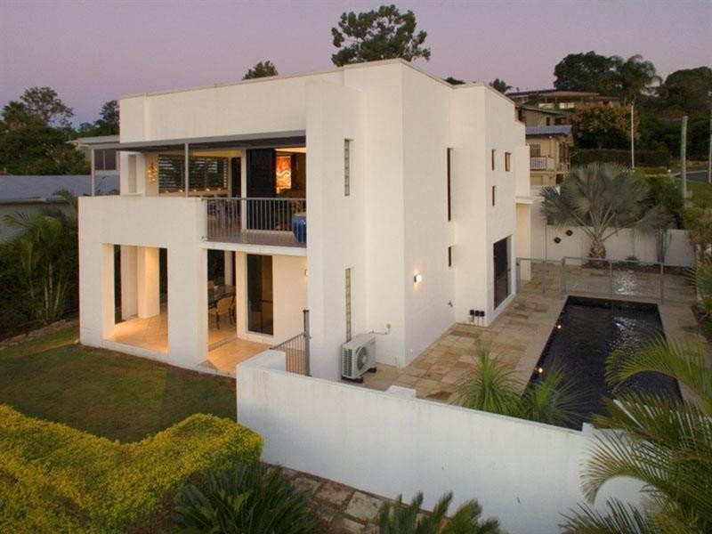 64 Bonneville Street, Holland Park West QLD 4121