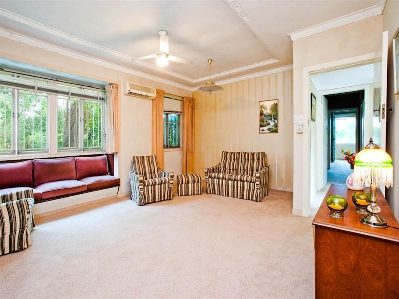 48 Emma Street, Holland Park West QLD 4121