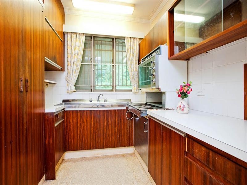 48 Emma Street, Holland Park West QLD 4121