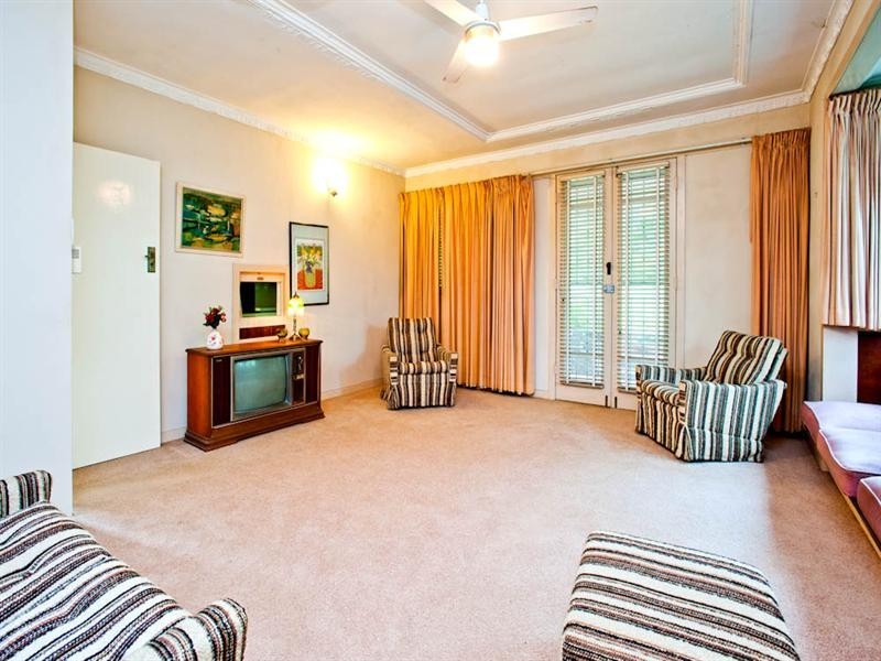 48 Emma Street, Holland Park West QLD 4121