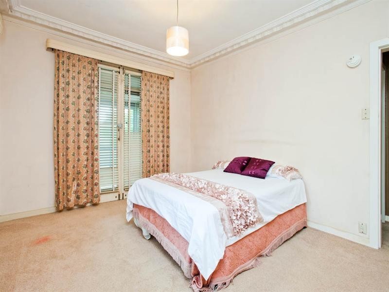 48 Emma Street, Holland Park West QLD 4121