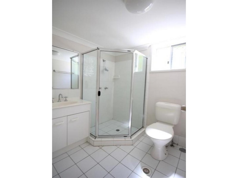 2/65 Peach Street, Greenslopes QLD 4120