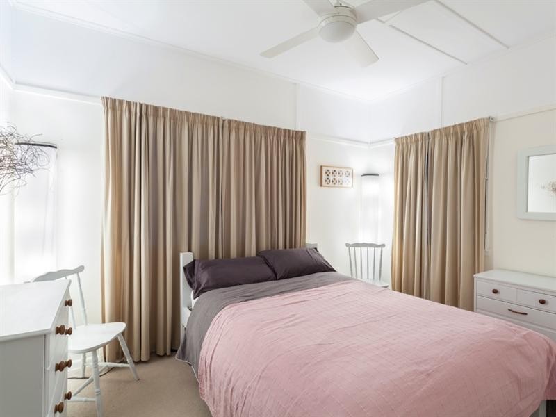 62 Mar Street, Holland Park QLD 4121