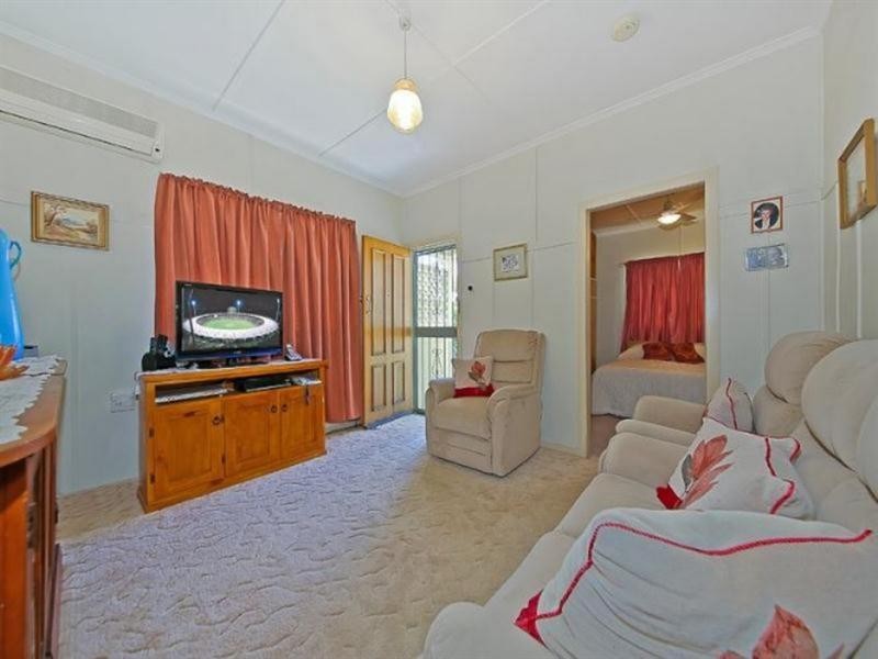 27 Flower Street, Woolloongabba QLD 4102