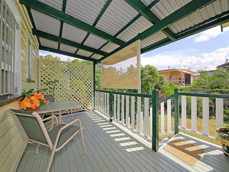 27 Flower Street, Woolloongabba QLD 4102