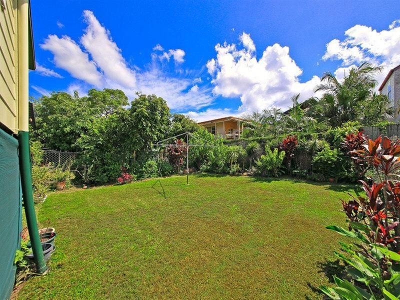 27 Flower Street, Woolloongabba QLD 4102