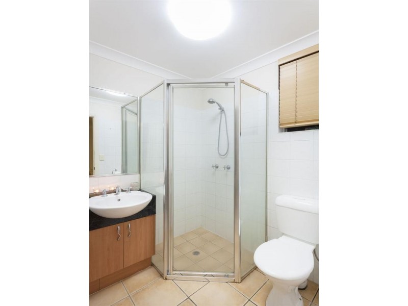 2 Murton Avenue, Holland Park QLD 4121