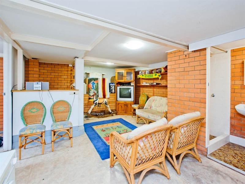 32 Hector Road, Holland Park QLD 4121